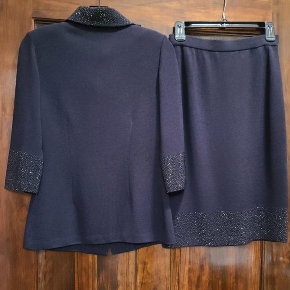 St John Knits Suit Set - Picture 2 of 5